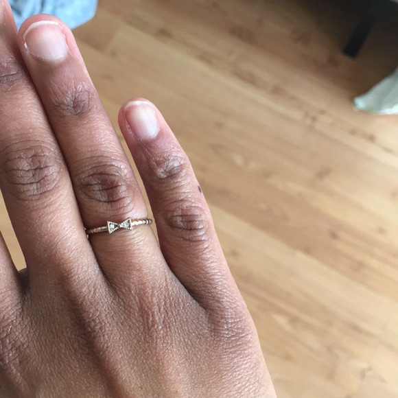 Forever 21 Bow ring - Picture 2 of 2